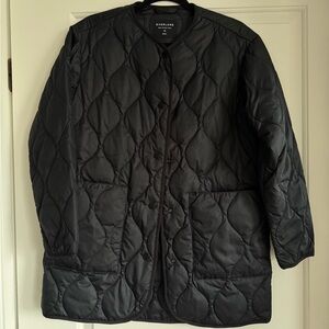 Everlane ReNew Quilted Mid-Length Liner